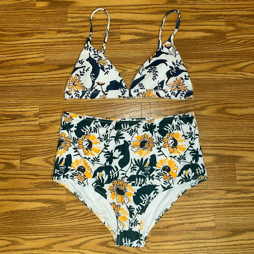 Sunflower Floral Print High Waisted Bikini Swimsuit Size Medium/Large NWOT